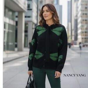 NANCY YANG NAVY BLUE AND GREEN SWEATER TOP small